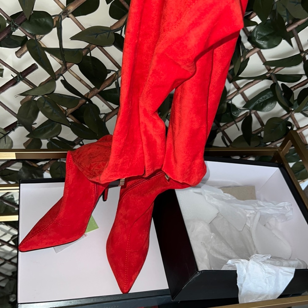 Knee high res AKIRA suede heels
